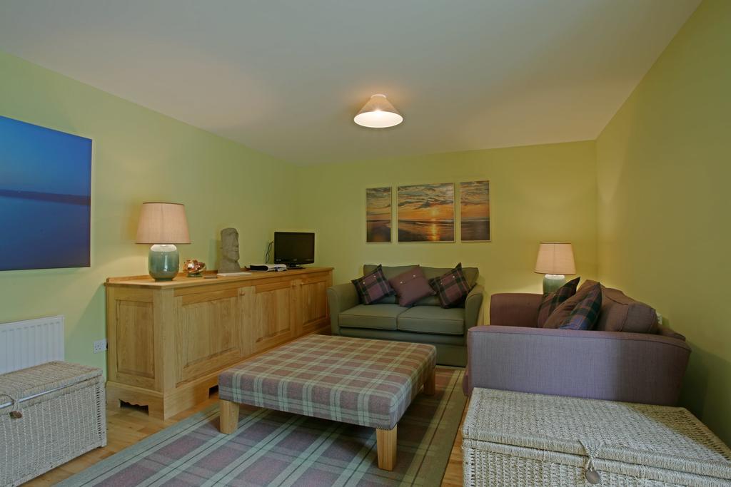 Highland Club Scotland Apartments Fort Augustus Room photo
